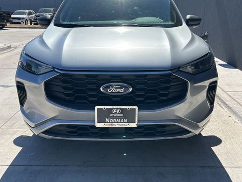 Used 2024 Ford Escape ST-Line AWD/4WD image 2