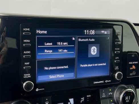 Certified 2021 Toyota Highlander XLE image 14