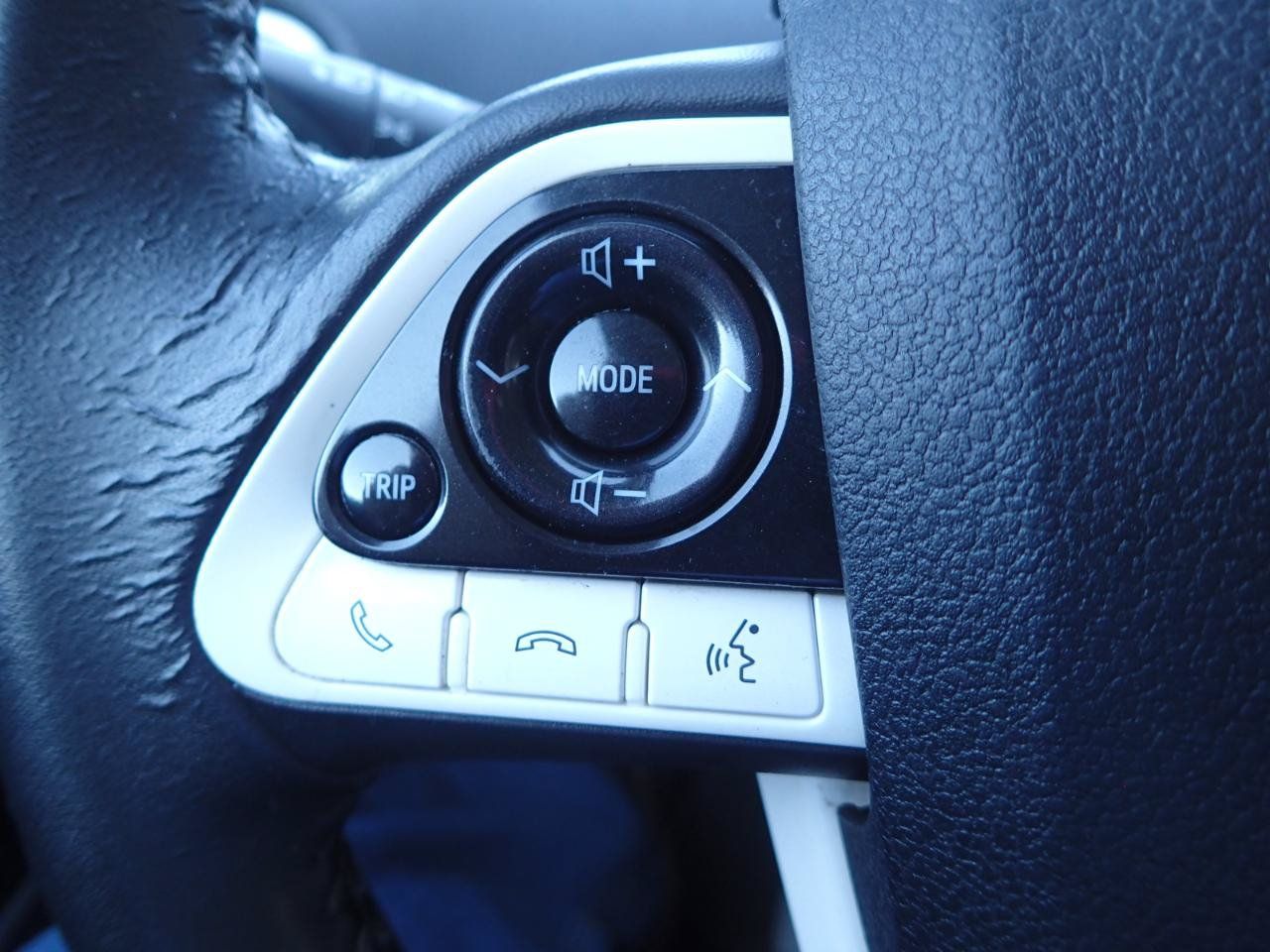 Used 2016 Toyota Prius Four FWD image 15