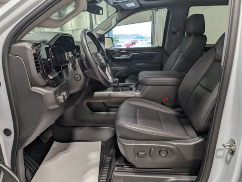 Used 2026 GMC Sierra 1500 SLT w/ SLT Premium Plus Package AWD/4WD image 17