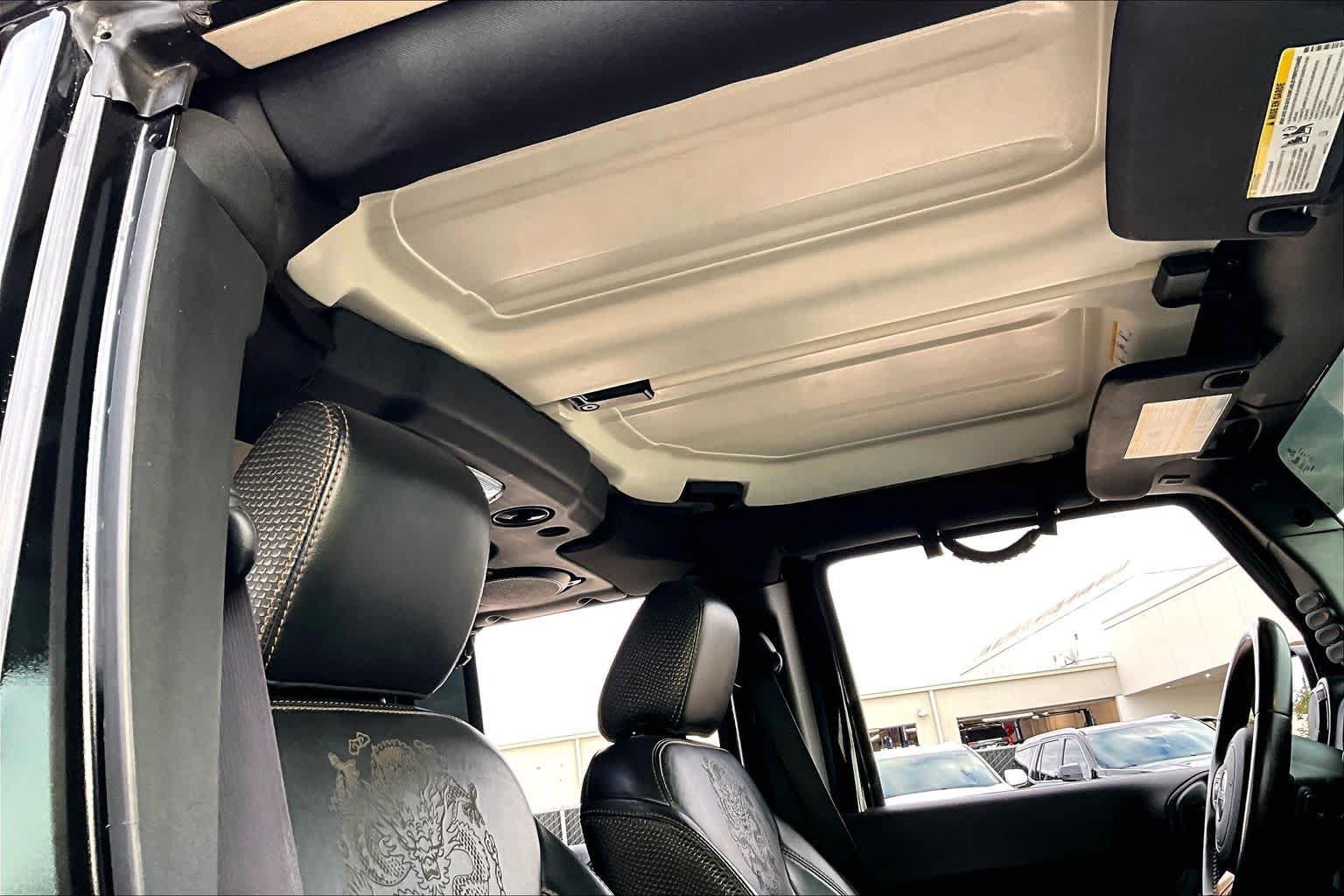 Used 2014 Jeep Wrangler Unlimited Sahara AWD/4WD image 14