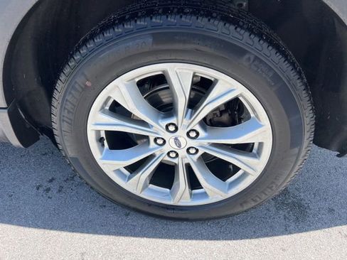 Used 2023 Ford Explorer XLT w/ Equipment Group 202A AWD/4WD image 14