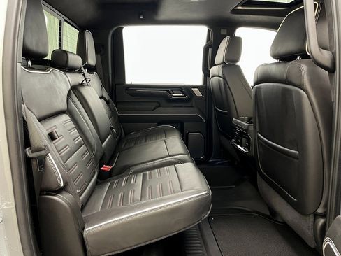 Used 2024 GMC Sierra 2500 AT4X image 48