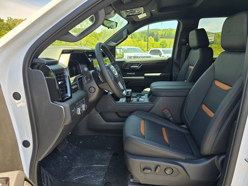 New 2026 GMC Sierra 1500 AT4 AWD/4WD image 4