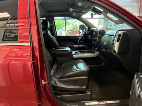 Used 2018 Chevrolet Silverado 1500 LTZ Z71 w/ LTZ Plus Package AWD/4WD image 34