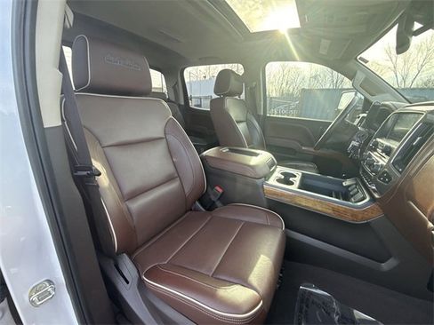 Used 2019 Chevrolet Silverado 2500 High Country w/ Duramax Plus Package image 24