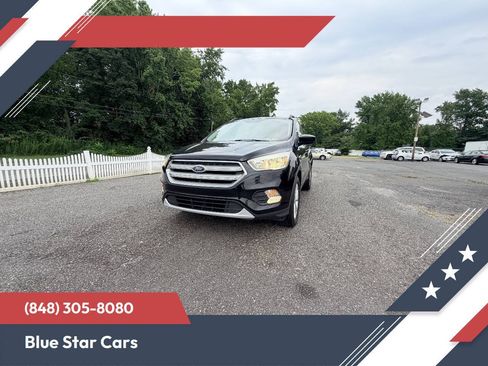 Used 2018 Ford Escape SE w/ SE Sync 3 Package FWD image 1