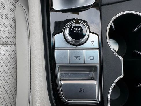 Used 2023 Genesis G70 2.0T image 36