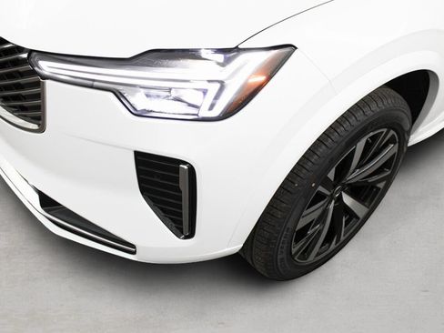 New 2025 Volvo XC90 T8 Core w/ Protection Package AWD/4WD image 9