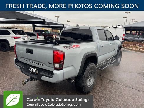 Used 2019 Toyota Tacoma TRD Off-Road AWD/4WD image 8