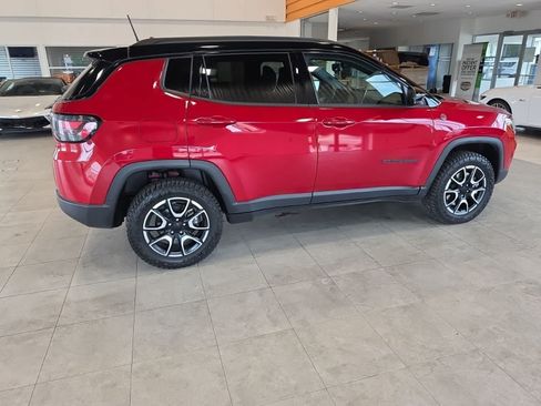 Used 2024 Jeep Compass Trailhawk w/ Trailhawk Elite Group AWD/4WD image 6