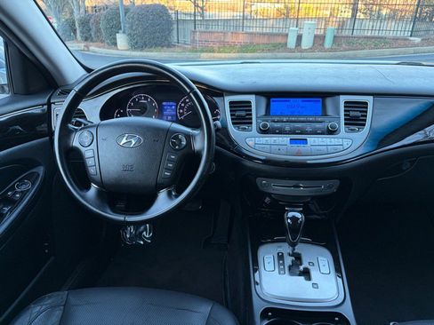 Used 2013 Hyundai Genesis 3.8 image 16