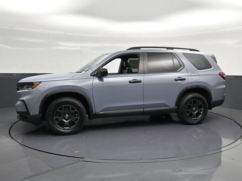Used 2023 Honda Pilot TrailSport image 7