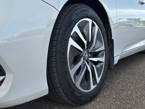 Used 2019 Honda Accord Hybrid image 19