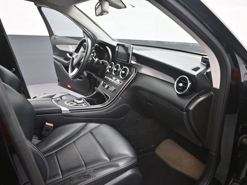 Used 2019 Mercedes-Benz GLC 300 image 16