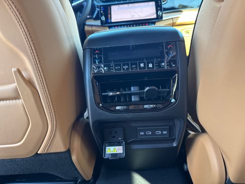 New 2026 Jeep Grand Cherokee Summit AWD/4WD image 7
