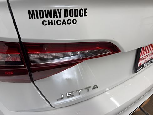 Used 2023 Volkswagen Jetta Sport FWD image 8