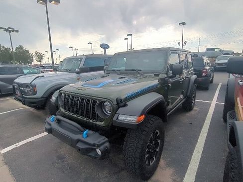Used 2024 Jeep Wrangler Unlimited Rubicon 4xe w/ Technology Group AWD/4WD image 2