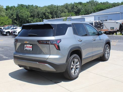 New 2027 Chevrolet Equinox LT w/ Convenience Package II AWD/4WD image 4