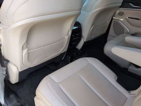 Certified 2021 Jeep Grand Cherokee L Limited AWD/4WD image 18