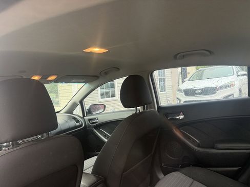 Used 2015 Kia Forte EX FWD image 19