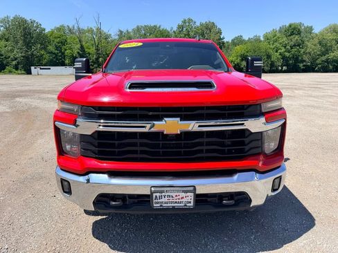 Used 2024 Chevrolet Silverado 2500 LT w/ Texas Edition AWD/4WD image 2