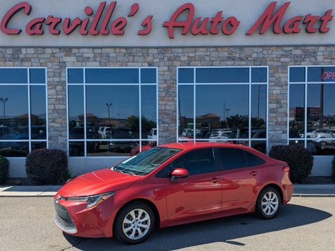 Used 2020 Toyota Corolla LE FWD image 1