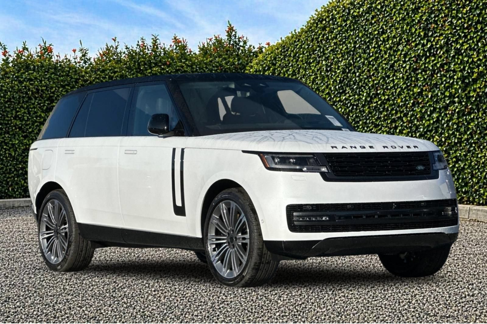 New 2026 Land Rover Range Rover Long Wheelbase SE AWD/4WD image 8