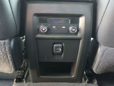 Used 2023 Chevrolet Traverse LT FWD image 29