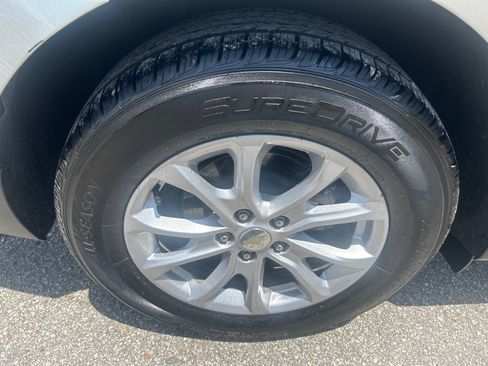 Used 2021 Chevrolet Equinox LS FWD image 20