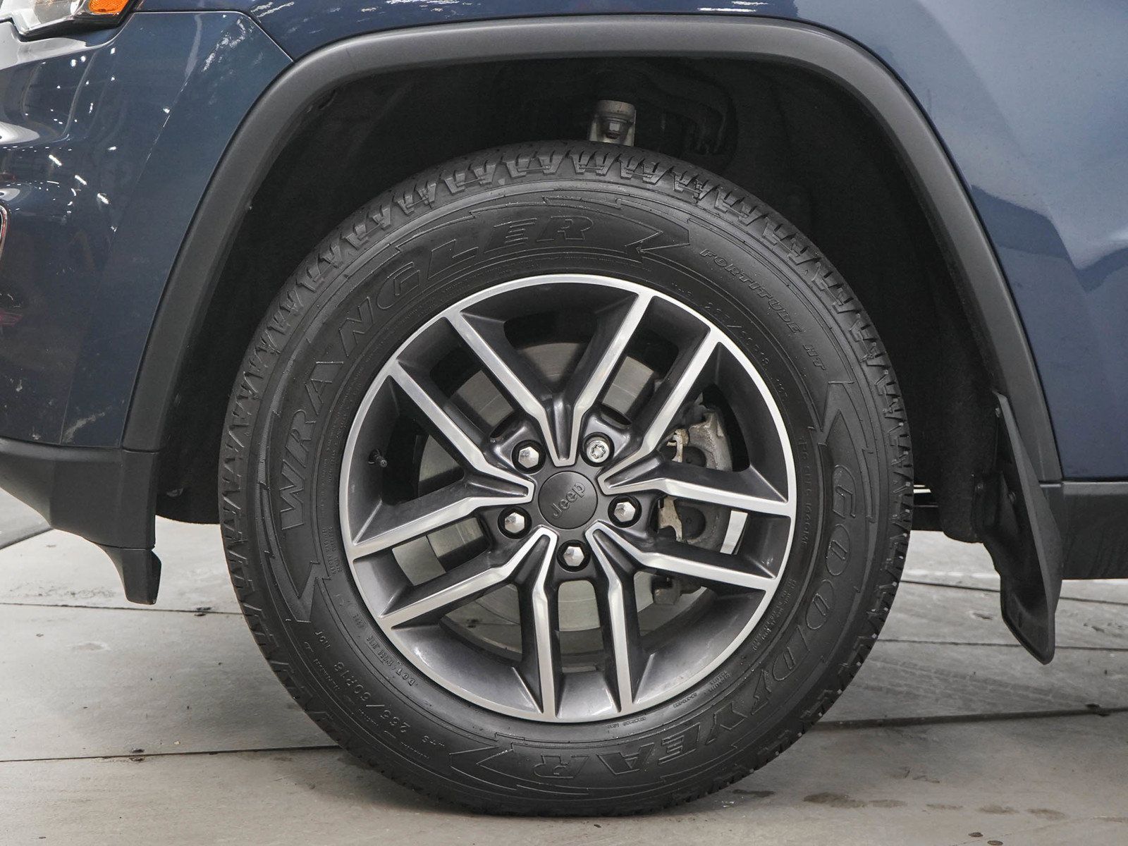 Used 2020 Jeep Grand Cherokee Limited w/ Luxury Group II AWD/4WD image 29