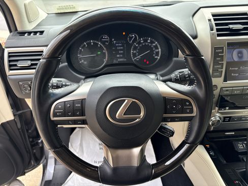 Used 2021 Lexus GX 460 Luxury w/ Off Road Package AWD/4WD image 17