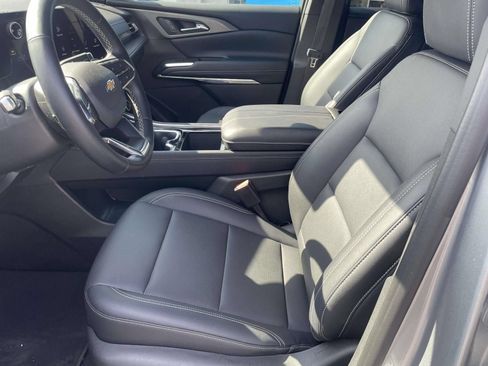 Used 2026 Chevrolet Traverse LT FWD image 12