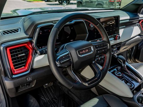 Used 2024 GMC Canyon AT4X AWD/4WD image 17