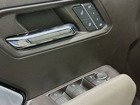 Used 2024 Chevrolet Colorado ZR2 w/ ZR2 Convenience Package III image 15