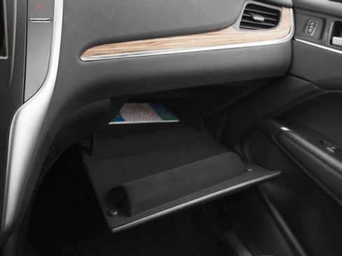 Used 2017 Lincoln MKC Premiere image 17