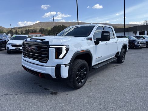 Used 2025 GMC Sierra 2500 AT4 AWD/4WD image 8