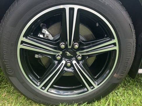 Used 2025 Ford Mustang Premium image 9