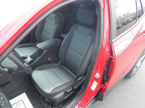 New 2026 Chevrolet Trax LT w/ Driver Confidence Package FWD image 5