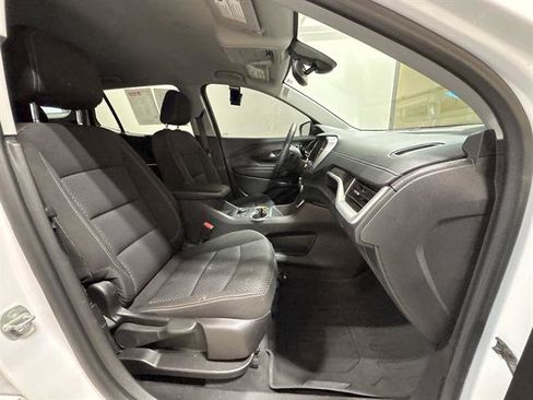 Used 2022 GMC Terrain SLE w/ Driver Convenience Package AWD/4WD image 19