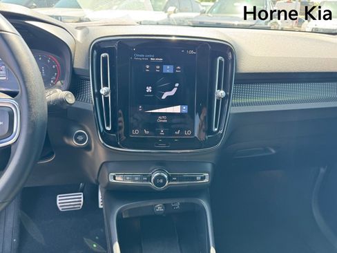 Used 2022 Volvo XC40 T5 R-Design w/ Advanced Package image 20