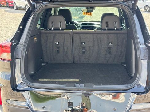 Used 2022 Chevrolet TrailBlazer RS w/ Sun and Liftgate Package FWD image 11