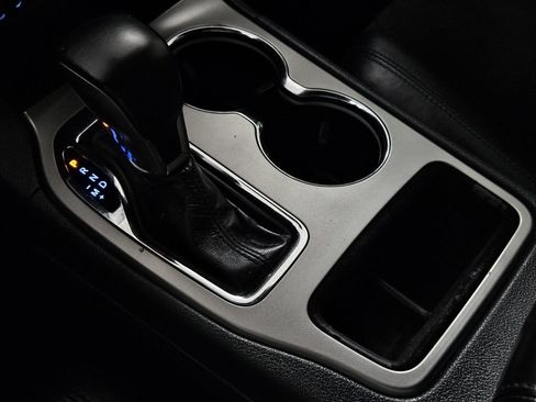 Used 2020 Jeep Grand Cherokee Altitude RWD image 17