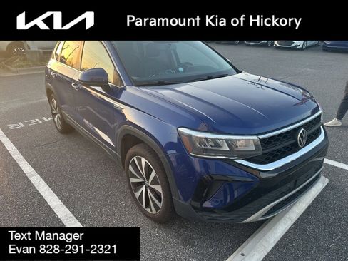 Used 2022 Volkswagen Taos SE image 2