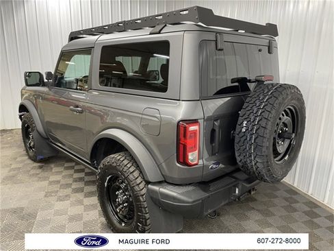 Used 2022 Ford Bronco Black Diamond image 6