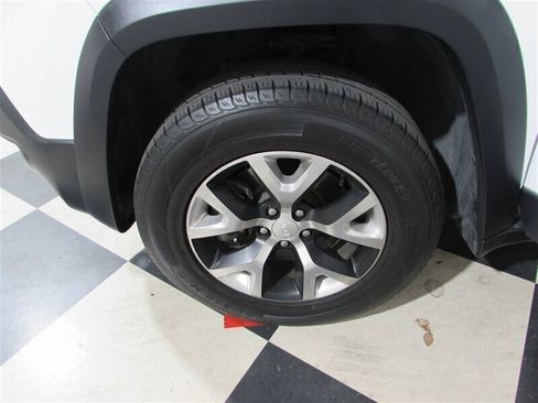 Used 2018 Jeep Cherokee Trailhawk image 85