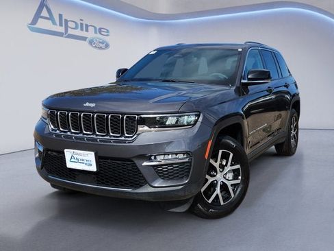 Used 2024 Jeep Grand Cherokee Limited AWD/4WD image 1