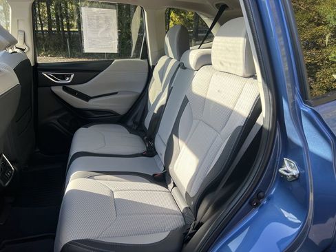 Used 2020 Subaru Forester Premium image 17