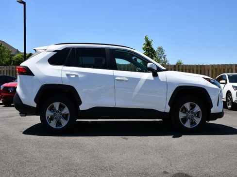 Used 2025 Toyota RAV4 XLE FWD image 8