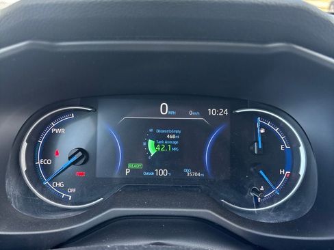 Used 2025 Toyota RAV4 LE AWD/4WD image 9